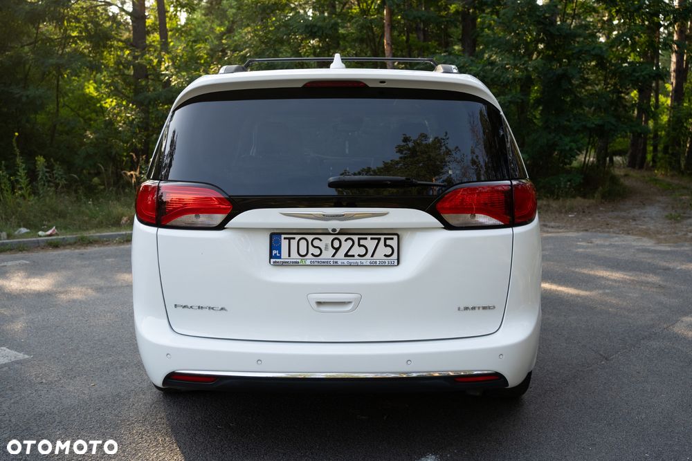 Chrysler Pacifica - 6