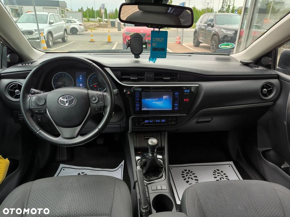 Toyota Corolla 1.6 Comfort - 6