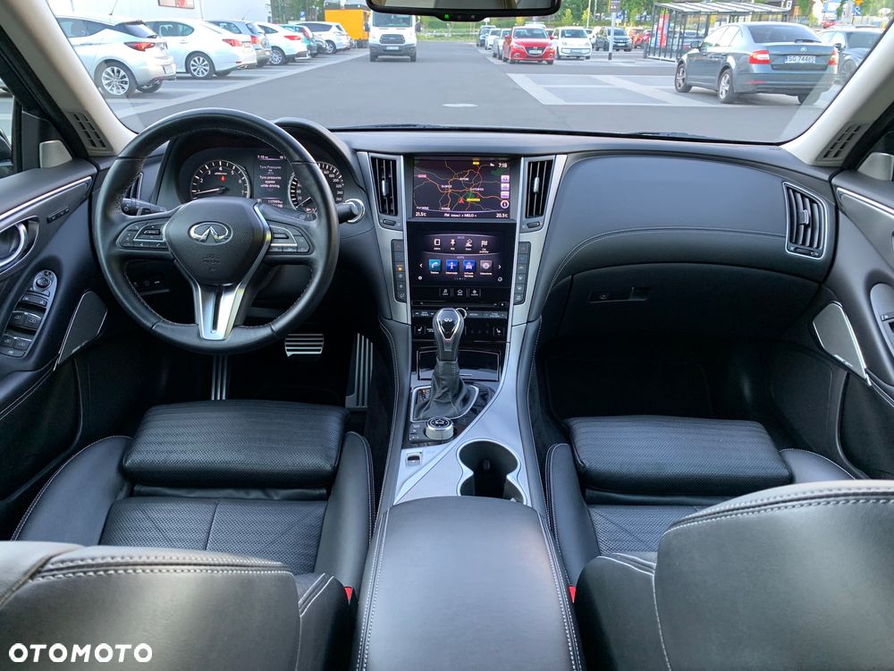 Infiniti Q50 2.0t Sport Sound Studio by Bose - 17