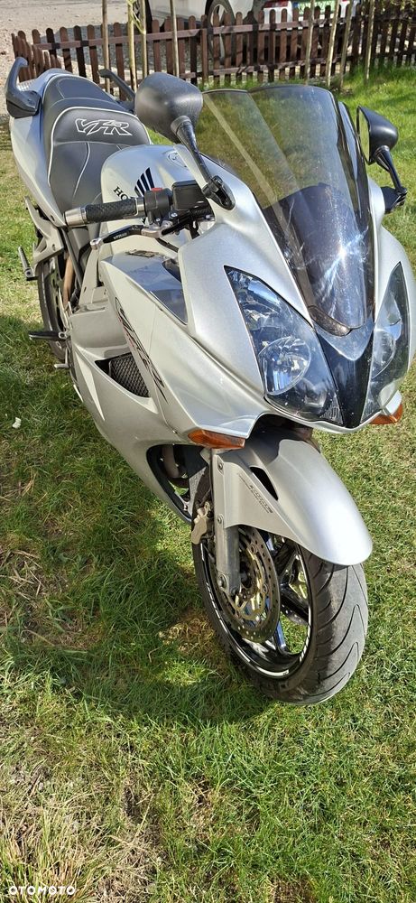 Honda VFR - 4