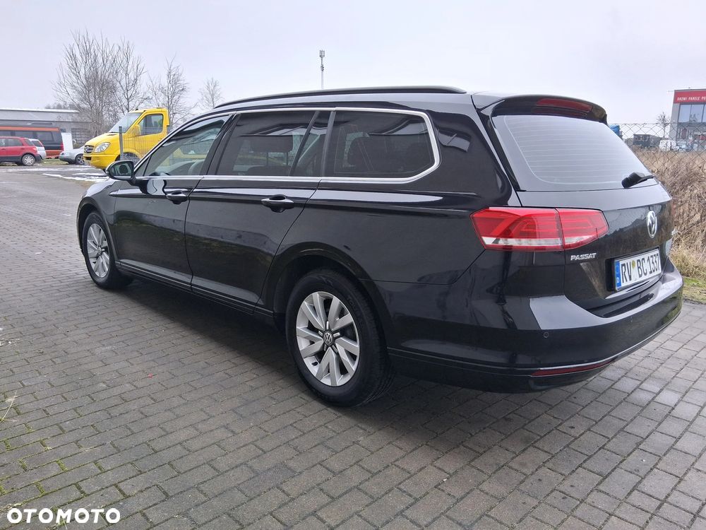 Volkswagen Passat 2.0 TDI (BlueMotion Technology) Trendline - 1