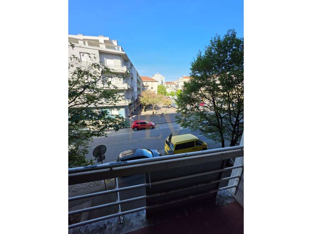 Loja | 81,5 m² - Grande imagem: 2/13