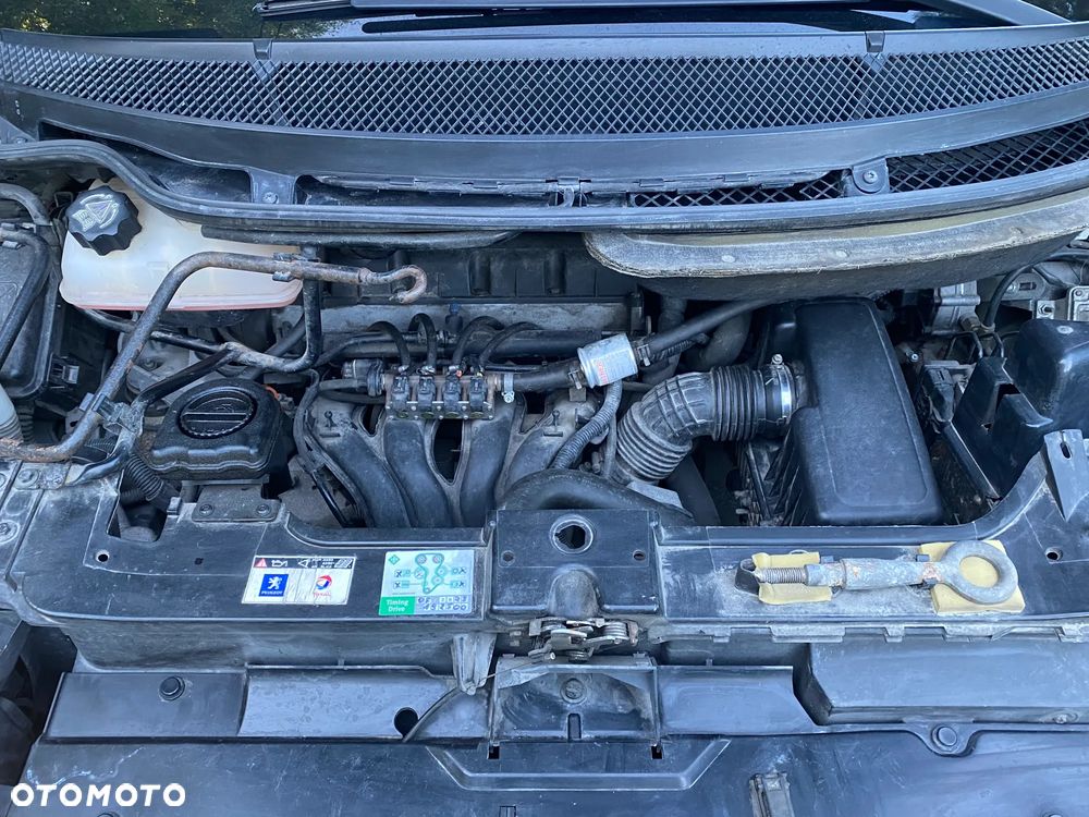 Peugeot 807 - 12