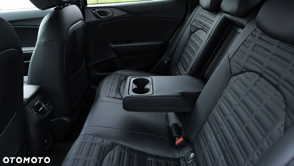 Kia XCeed - 15