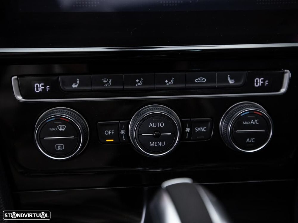 VW Golf Variant R 4Motion (BlueMotion ) DSG - 21