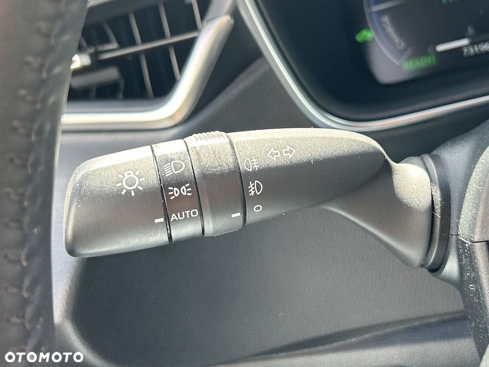 Toyota Corolla 1.8 Hybrid Comfort - 17