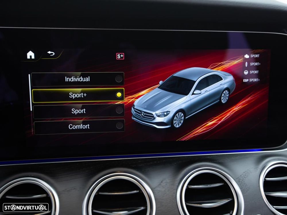 Mercedes-Benz E 300 de 4Matic 9G-TRONIC AMG Line - 38