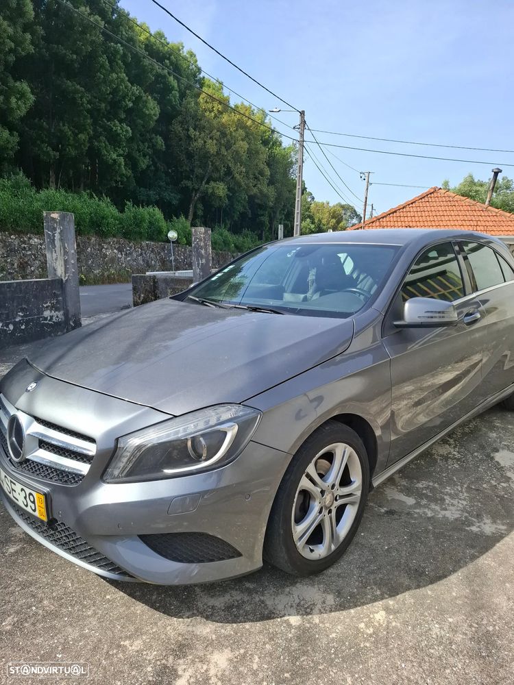 Mercedes-Benz A 200 CDI (BlueEFFICIENCY) 7G-DCT Urban - 2