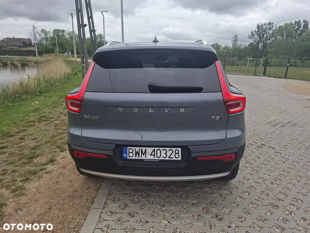 Volvo XC 40 T5 AWD Geartronic Momentum Pro - 28