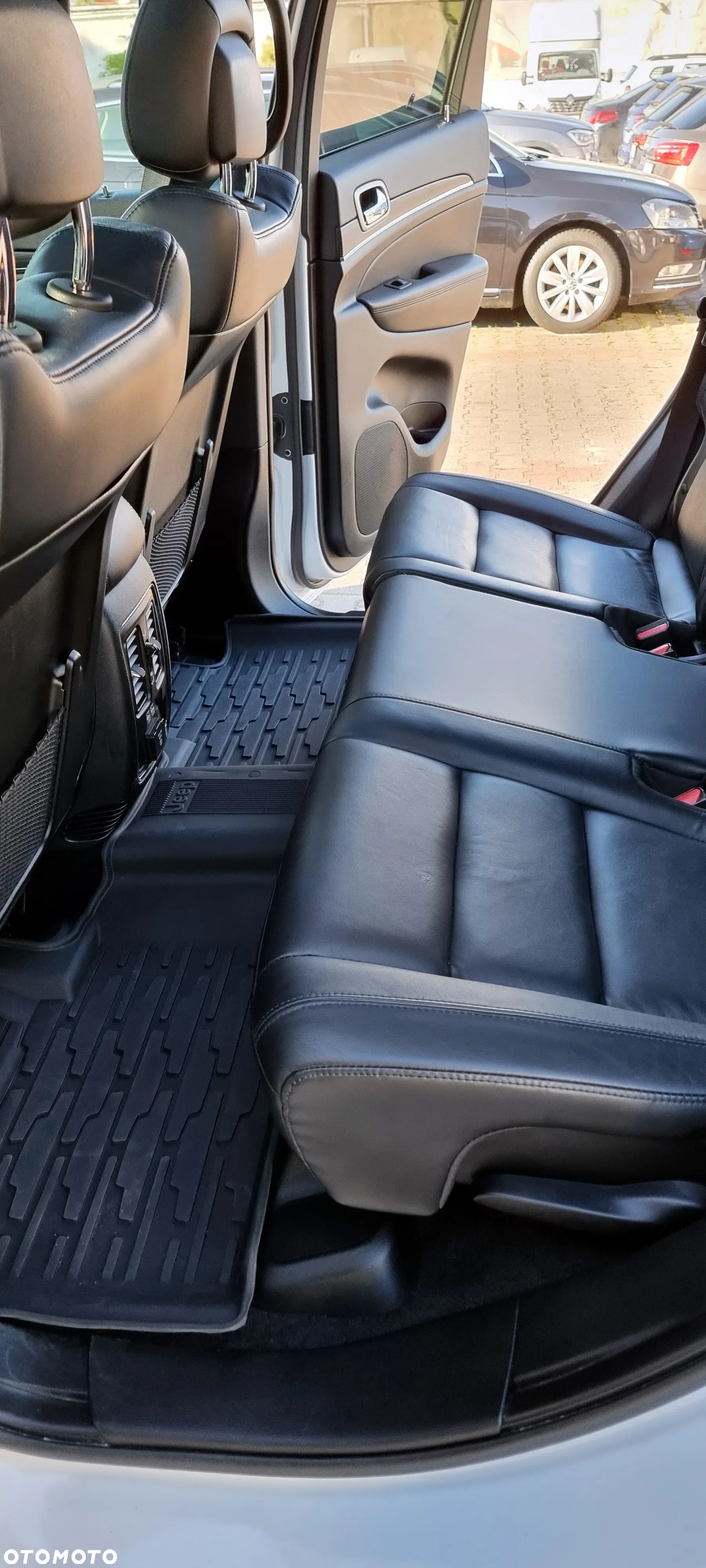 Jeep Grand Cherokee - 20