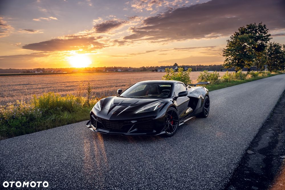 Chevrolet Corvette - 4