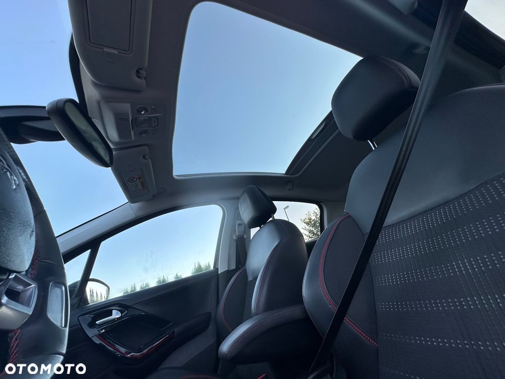 Peugeot 208 PureTech 130 EAT8 GT Pack - 21