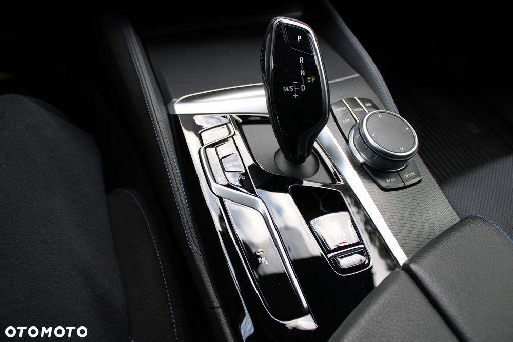 BMW Seria 5 520d M Sport Edition - 10