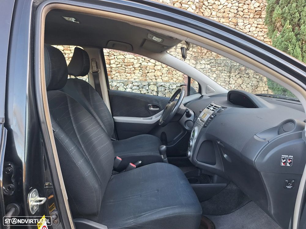 Toyota Yaris 1.0 VVT-i Sol High Pack - 6