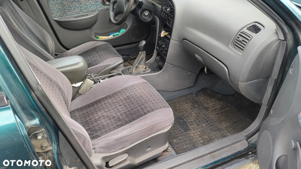 Kia Sephia 1.5 LS - 7