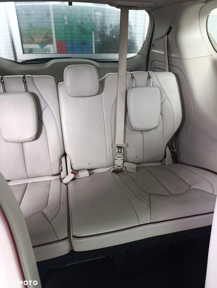 Chrysler Pacifica - 18