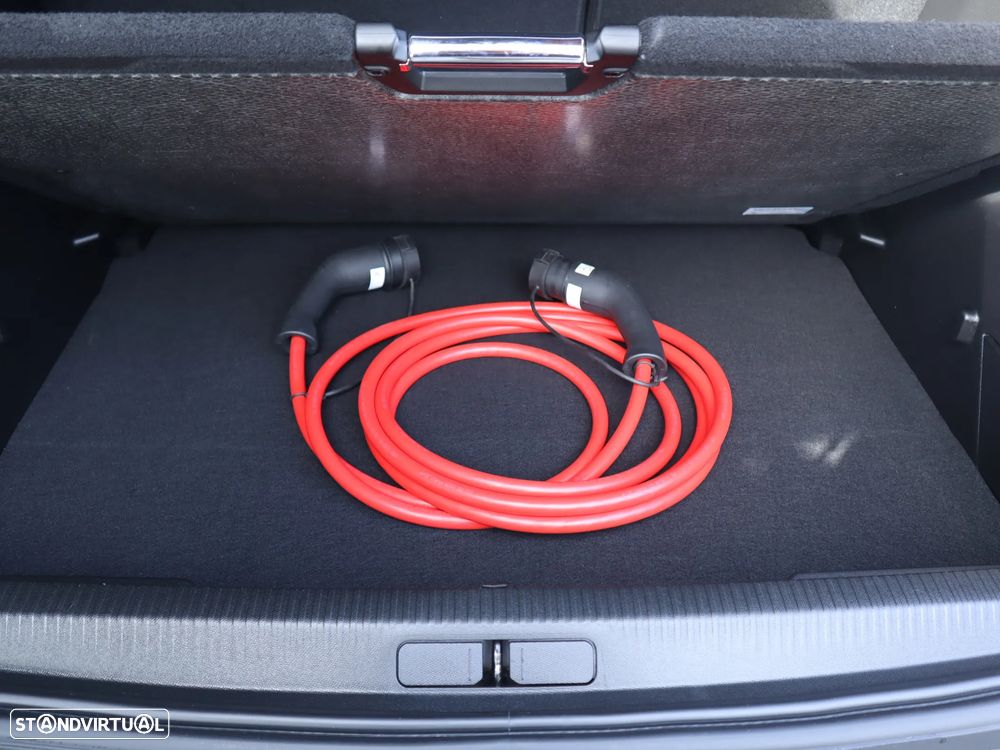 Peugeot e-2008 50 kWh Allure - 57