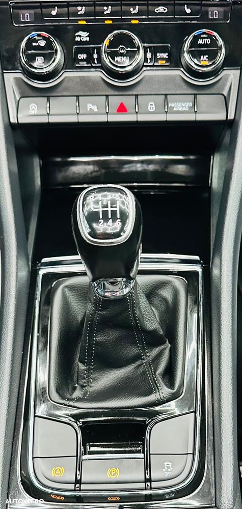 Skoda Karoq 1.6 TDI SCR Ambition - 25