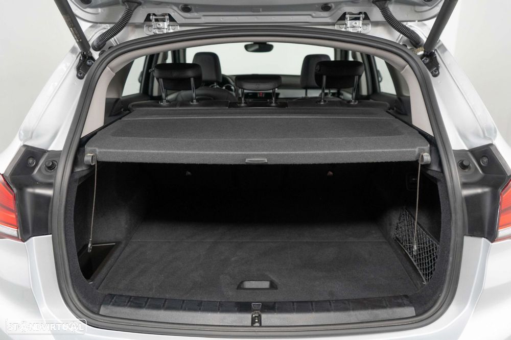 BMW X1 25 e xDrive Corporate Edition - 13
