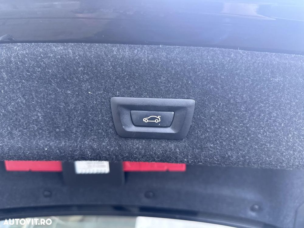 BMW Seria 3 330e Aut. Sport Line - 23