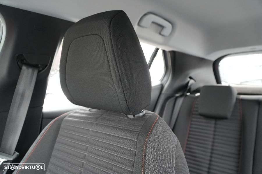 Peugeot 2008 1.2 PureTech Active EAT8 - 15