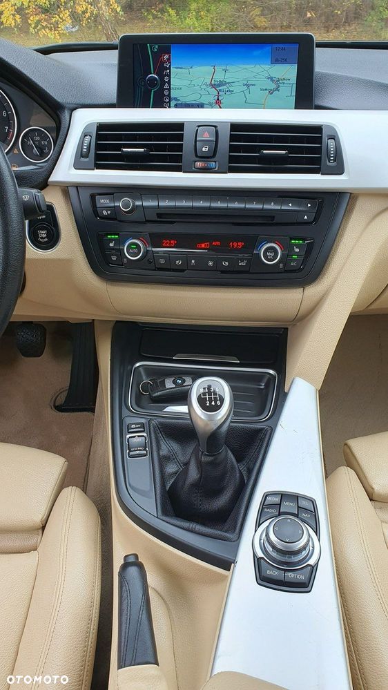 BMW Seria 3 320i - 21