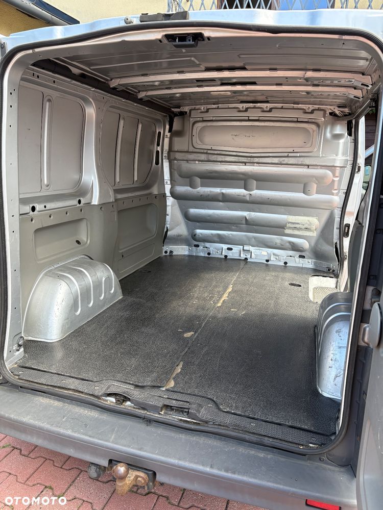 Renault Traffic 2.0 DCI - 13