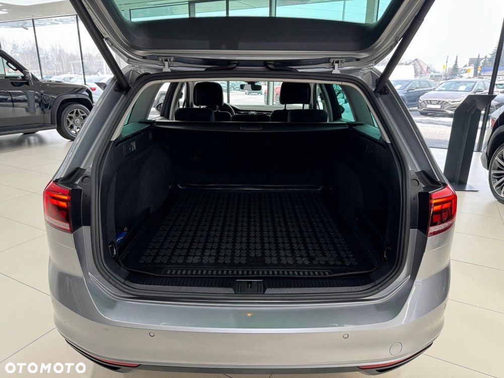 Volkswagen Passat - 17