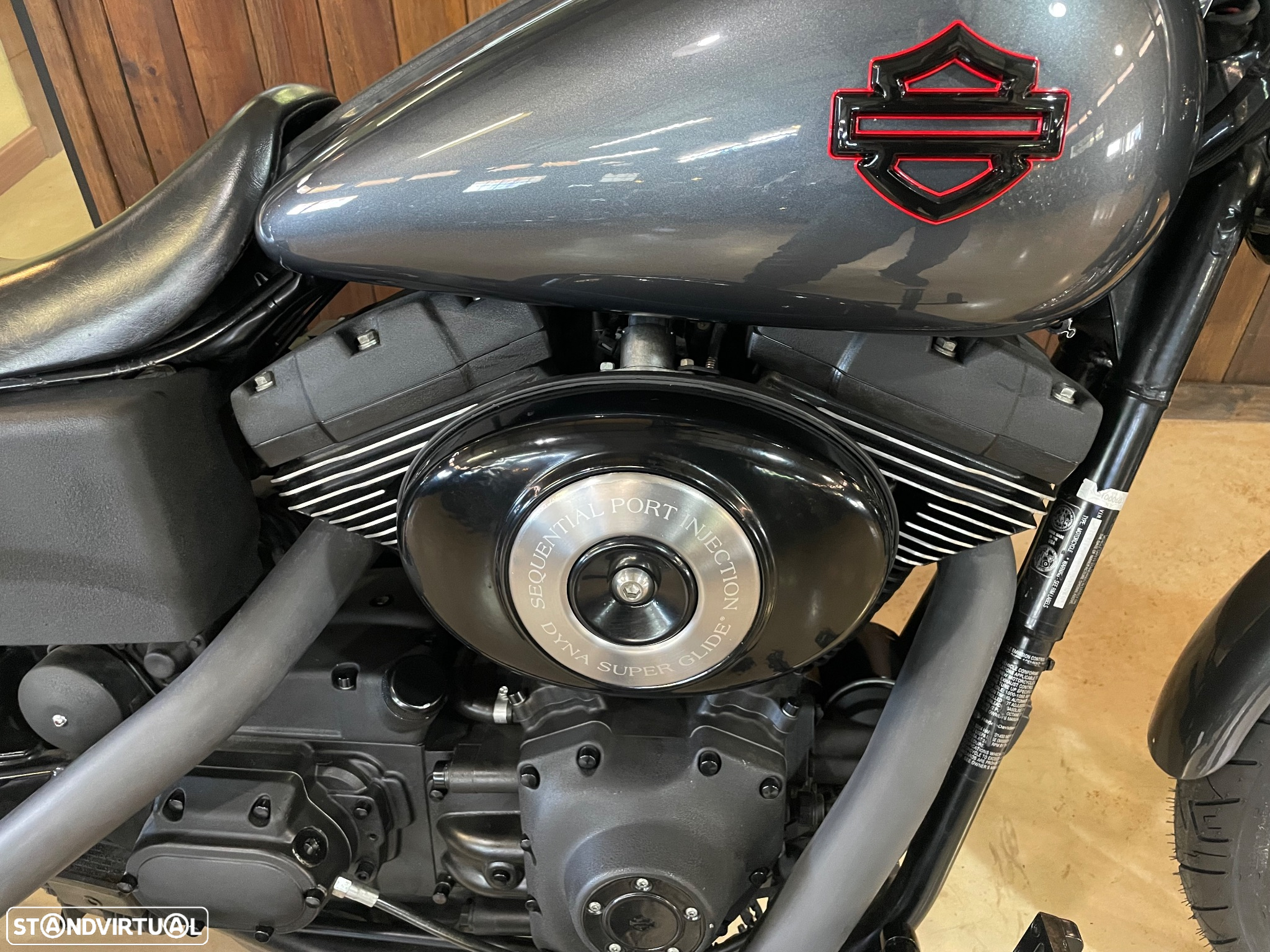 Harley-Davidson Dyna FXDI Super Glide - 11