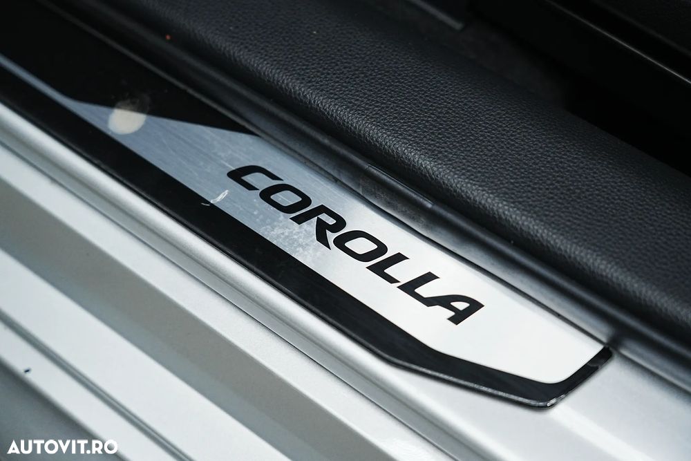 Toyota Corolla 1.8 HSD Business - 16