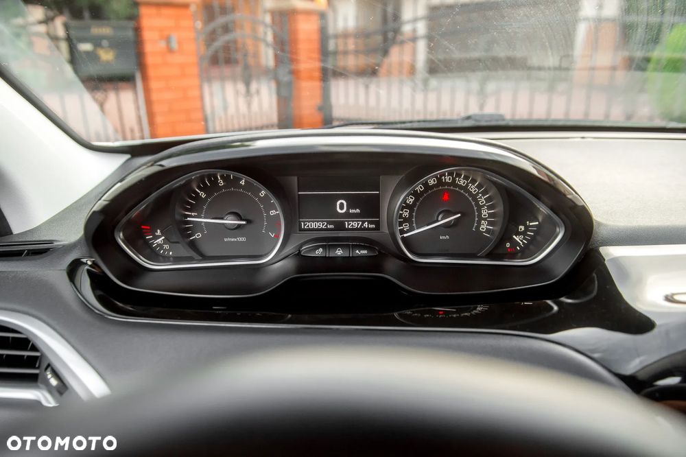 Peugeot 208 1.6 VTi Allure - 25