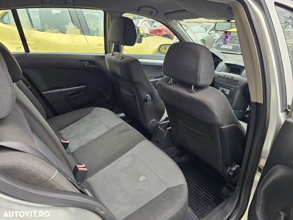 Opel Astra 1.7 CDTI Essentia - 11