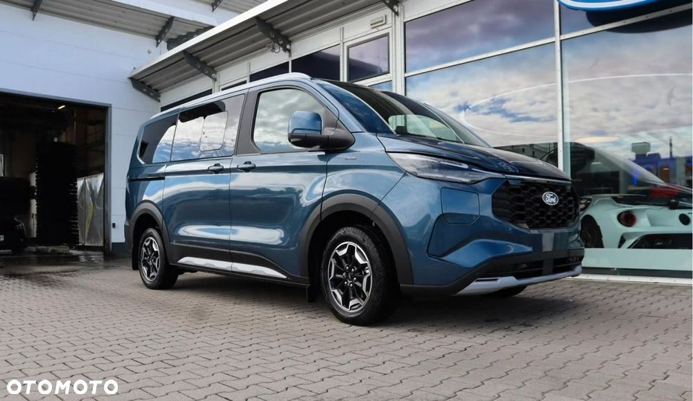 Ford Tourneo Custom - 2