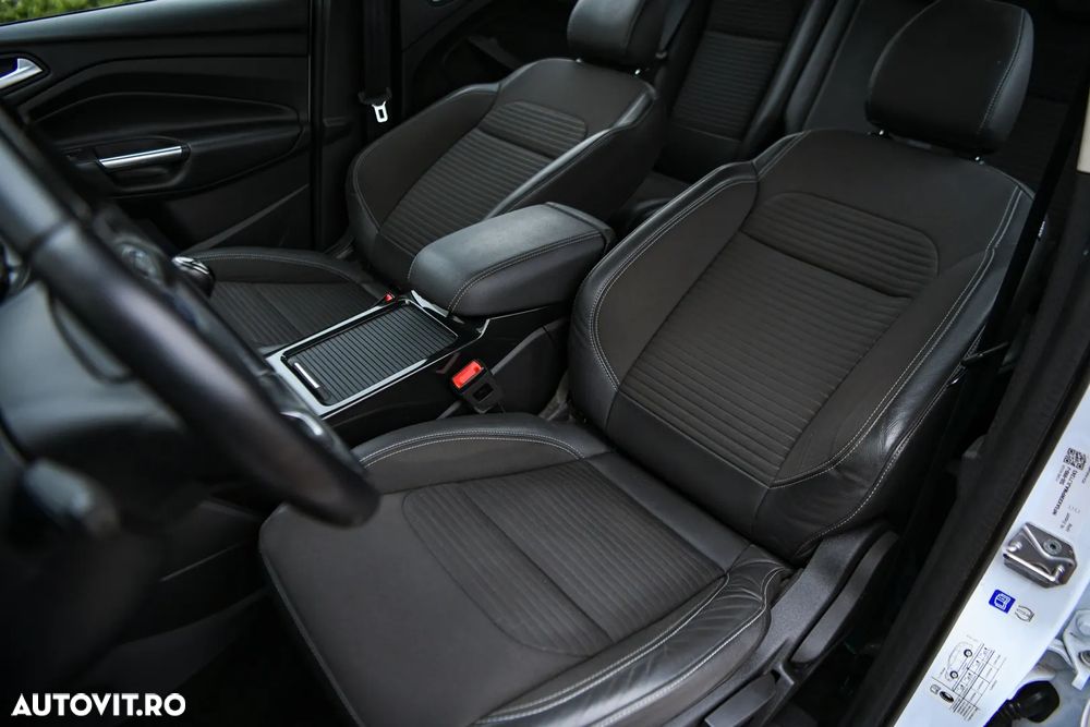 Ford Kuga 1.5 EcoBoost 2x4 Titanium - 17