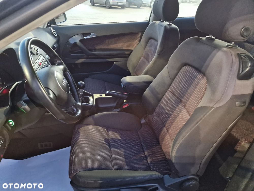 Audi A3 3-drzwiowe 1.6 Attraction - 9