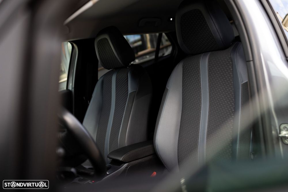 Peugeot e-2008 Allure - 44