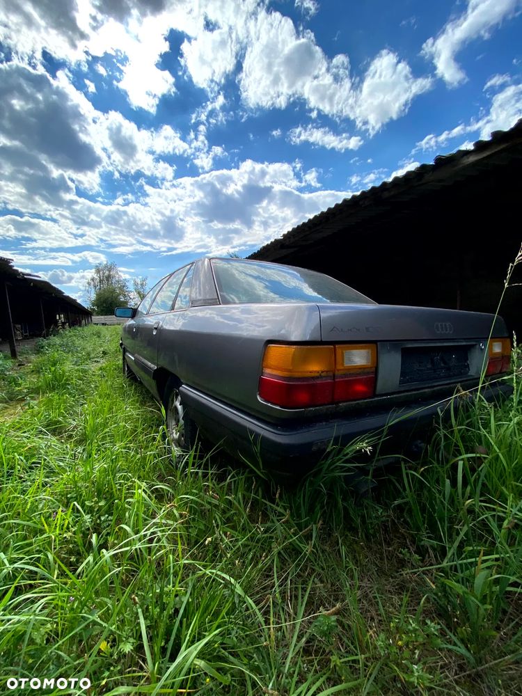 Audi 100 1.8 E - 1