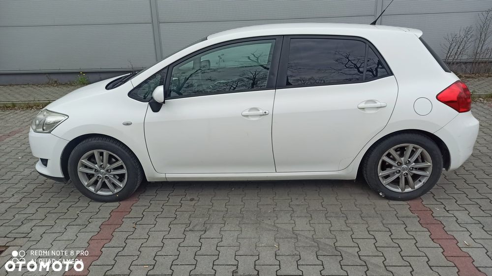 Toyota Auris 1.6 VVT-i Luna - 2