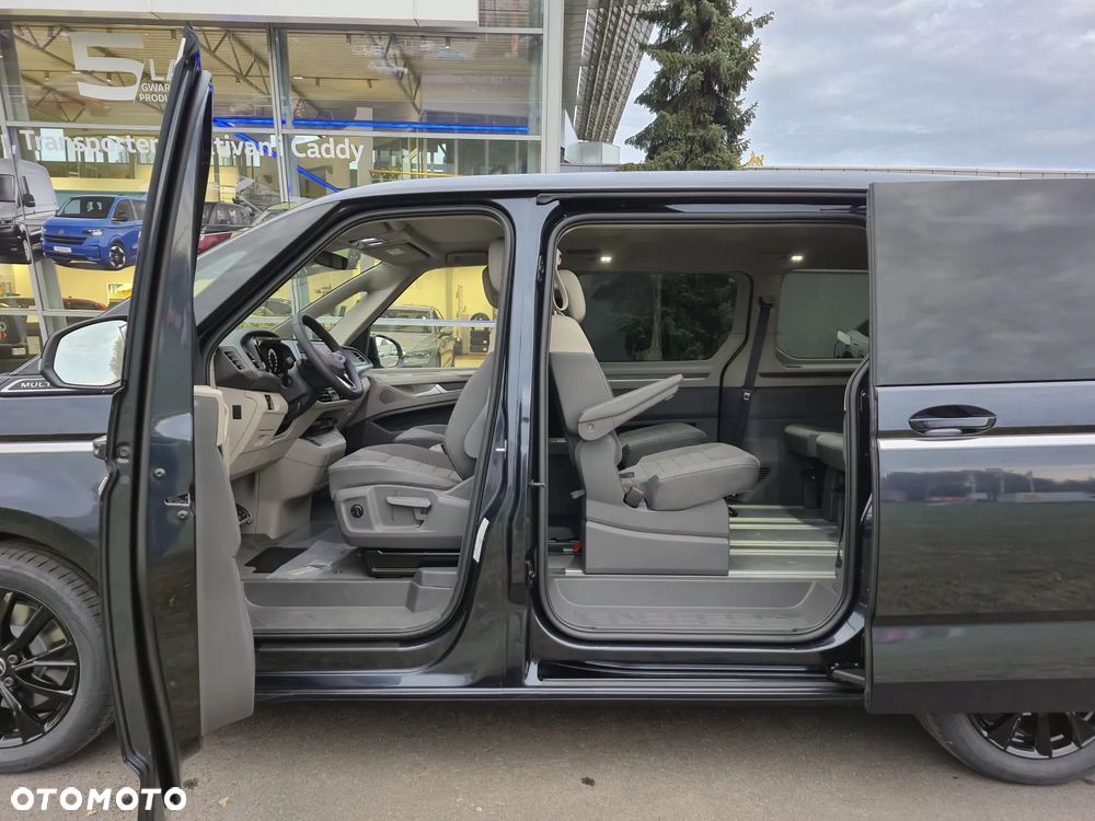 Volkswagen Multivan - 13