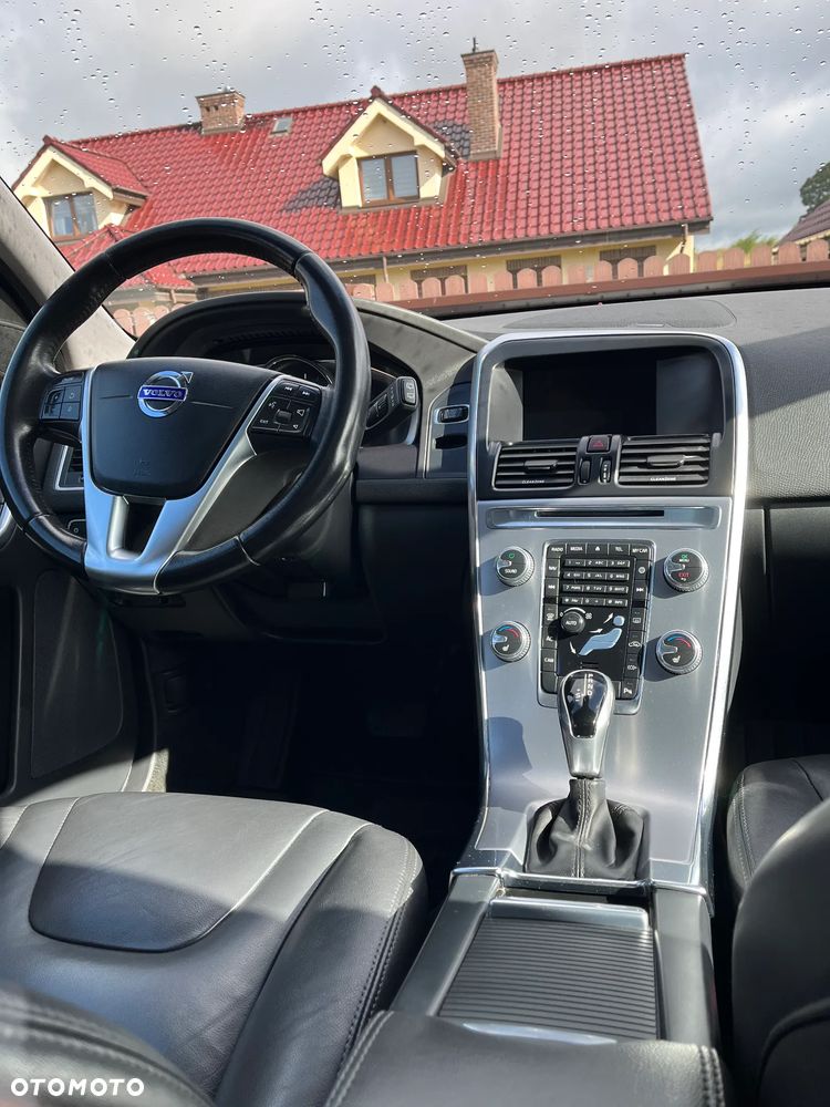 Volvo XC 60 D4 Momentum - 17