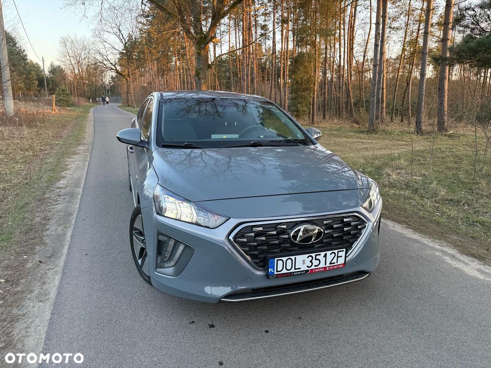 Hyundai IONIQ hybrid Business - 7