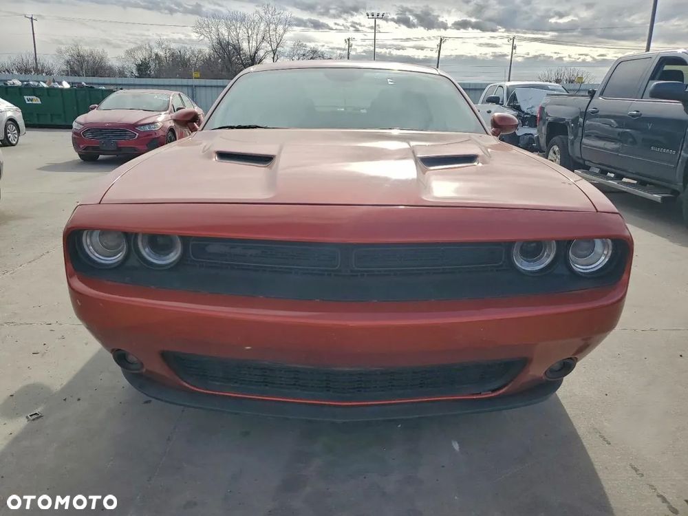 Dodge Challenger - 5
