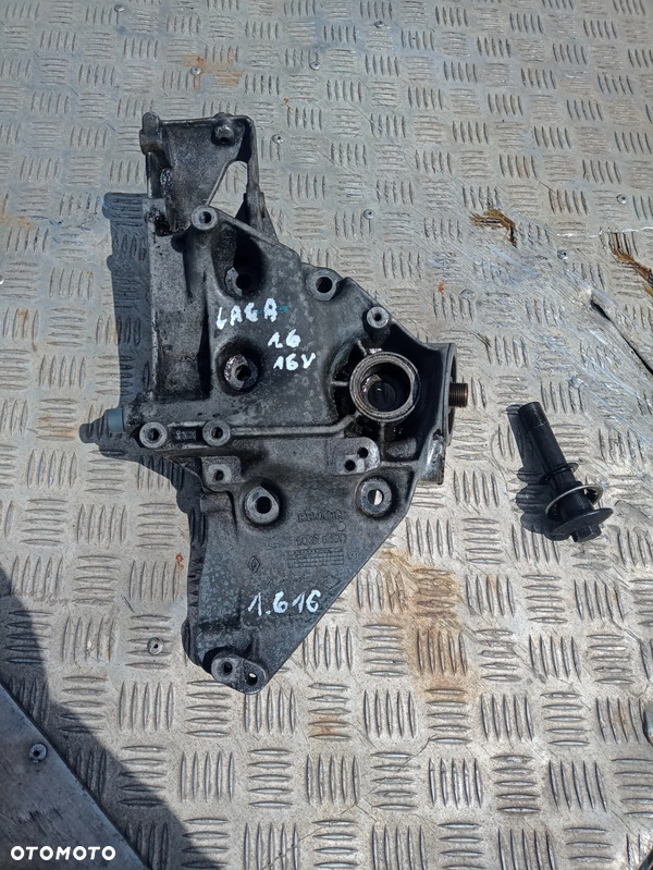 Wsporniki łapa mocowanie 7700103017 Renault laguna k4m