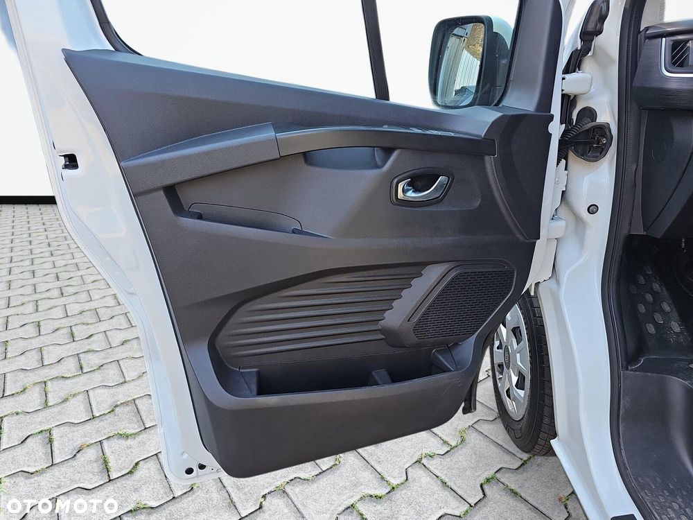 Renault Trafic - 15