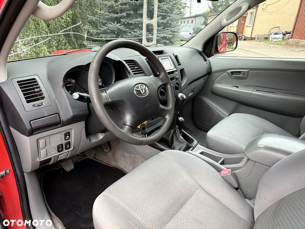 Toyota Hilux - 5