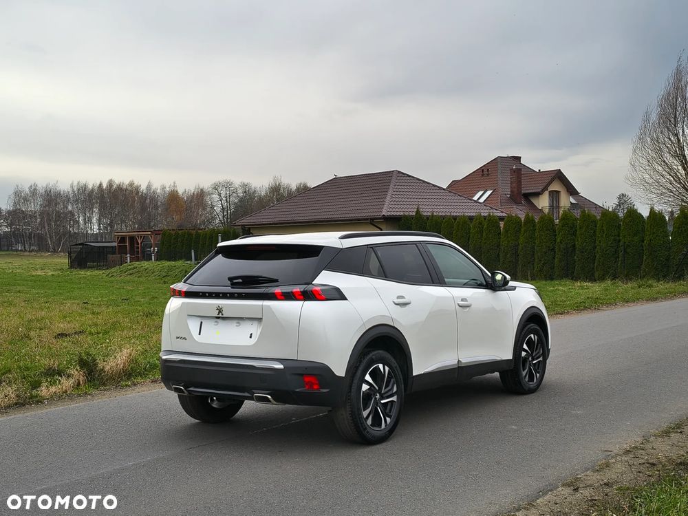 Peugeot 2008 PureTech 130 Allure - 4