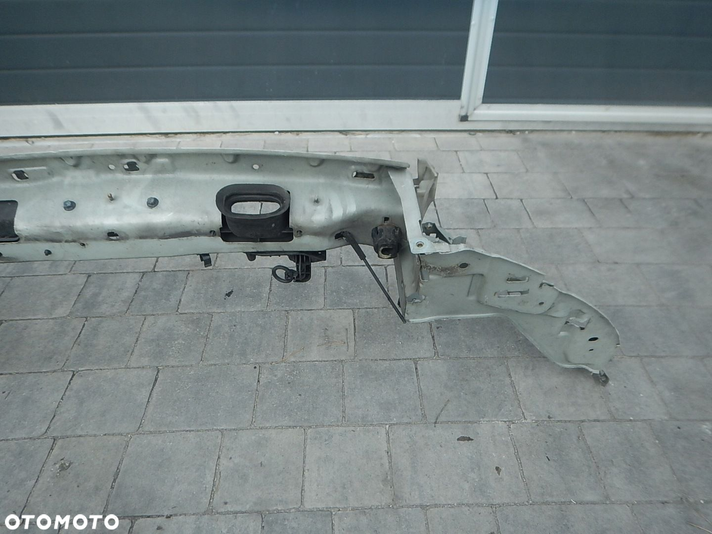PAS PRZEDNI WZMOCNIENIE GÓRNE VOLVO C30 - 7