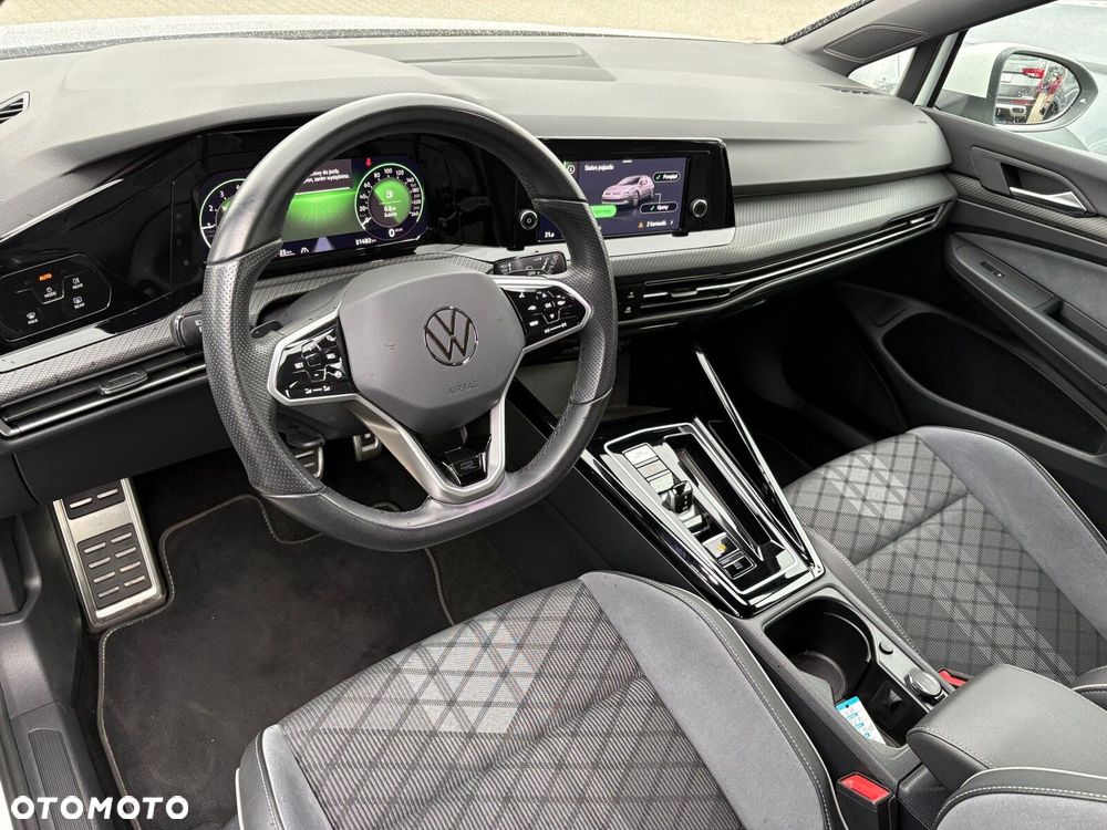 Volkswagen Golf - 12