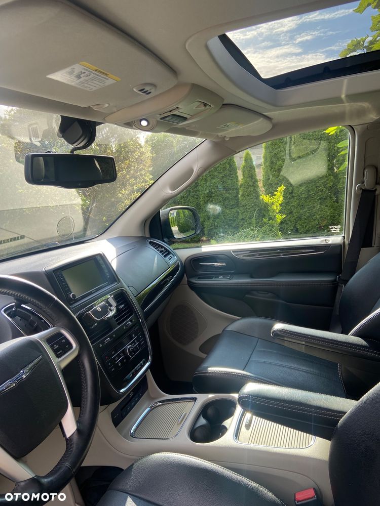 Chrysler Town & Country 3.6 Touring - 14