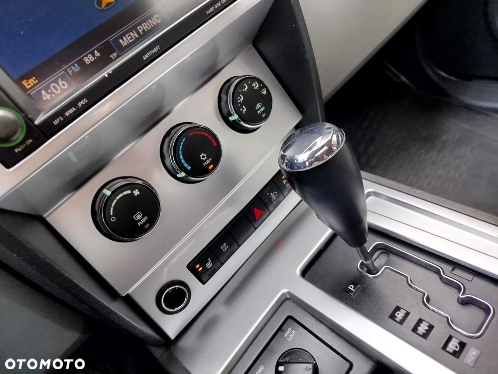 Dodge Nitro 2.8 CRD DPF Automatik SXT - 21